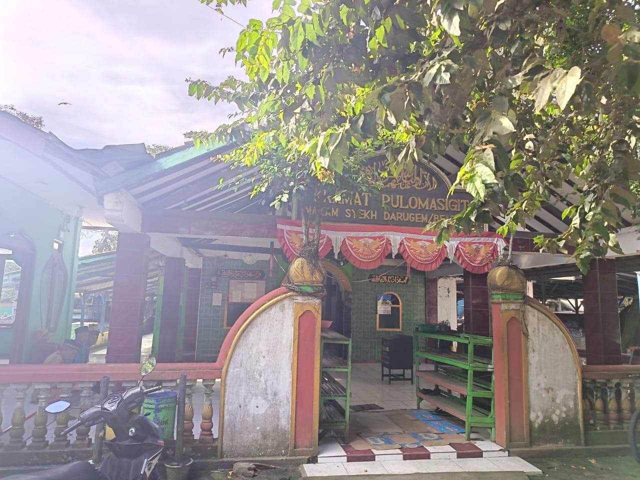 Kompleks Makam Syekh Quro di Karawang, Jawa Barat